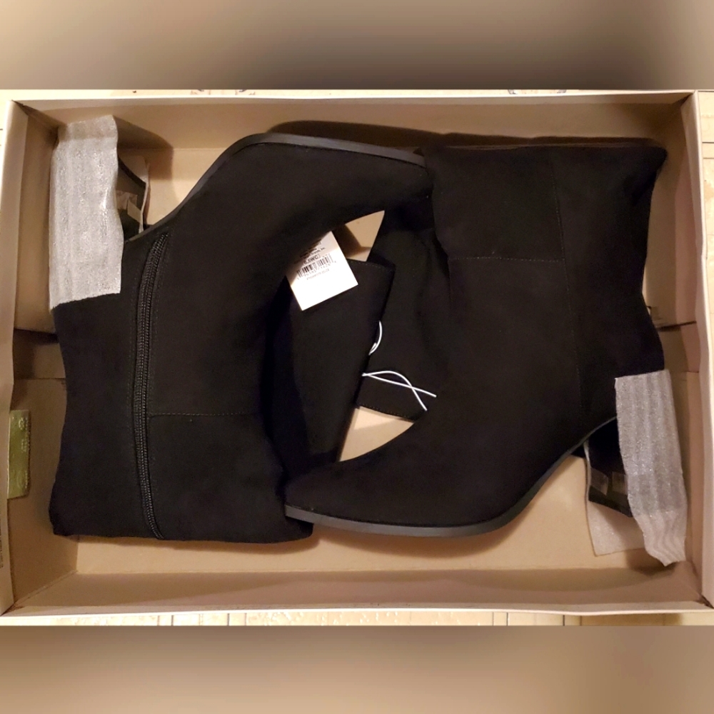 A New Day Boots 8.5 wide calf